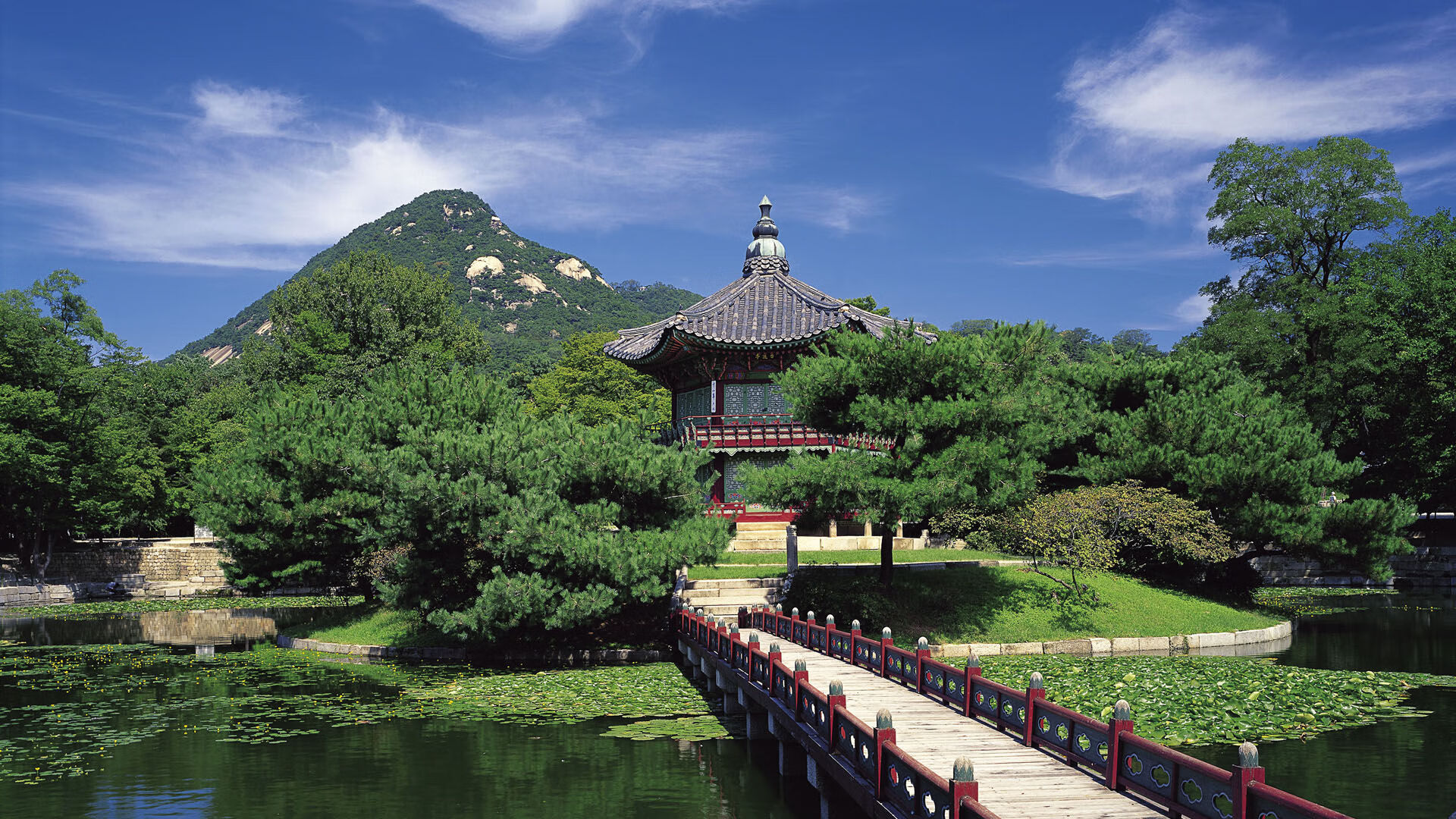 足球的两种权柄,亚特兰大的无声方阵,与皮克的中场独白